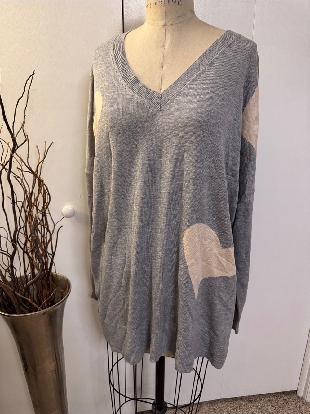 Laurie Felt Gray V-Neck Sweater with Cream Heart Motifs